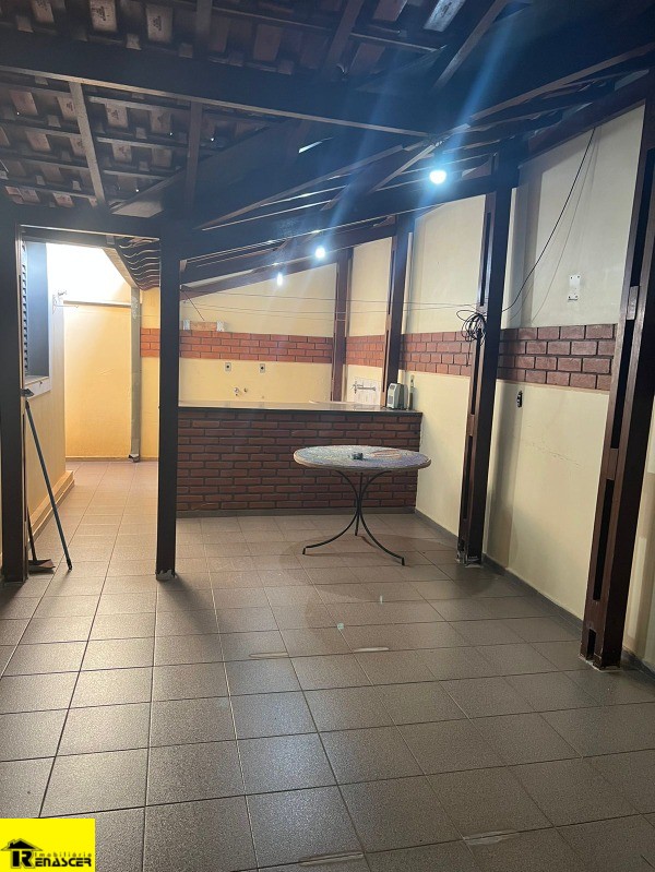 Casa com 3 quartos à venda, 180m² — foto 13 de 39