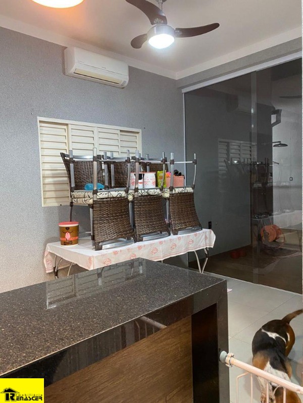 Casa com 3 quartos à venda, 200m² — foto 17 de 24