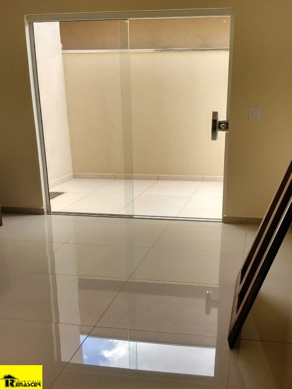 Casa de Condomínio com 3 quartos à venda, 220m² — foto 8 de 19