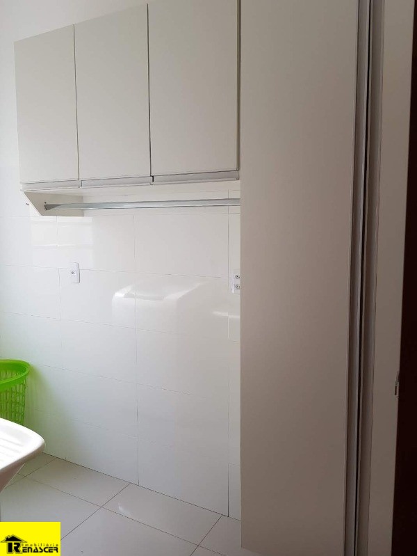 Casa de Condomínio com 3 quartos à venda, 220m² — foto 17 de 19