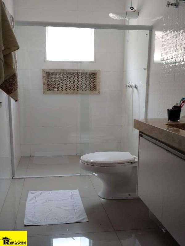 Casa de Condomínio com 3 quartos à venda, 220m² — foto 14 de 19