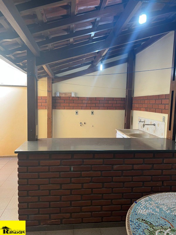 Casa com 3 quartos à venda, 180m² — foto 12 de 39