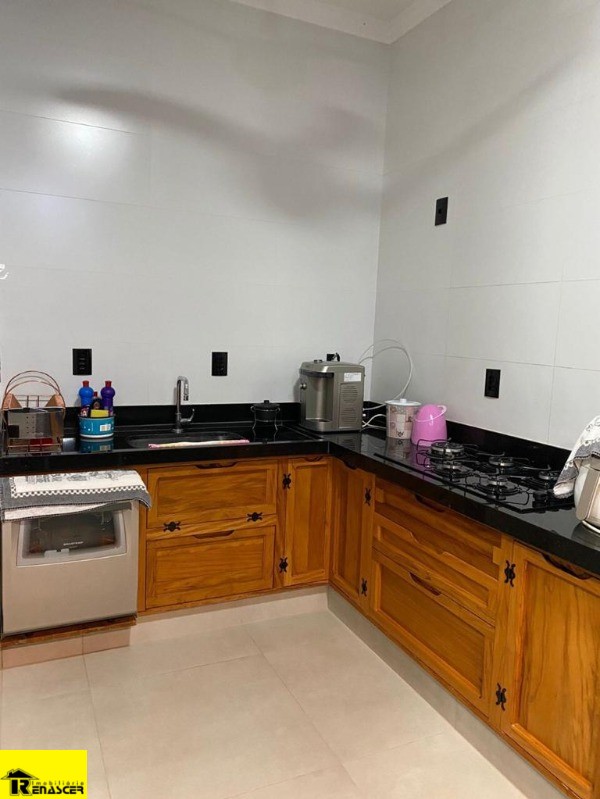 Casa com 3 quartos à venda, 200m² — foto 10 de 24