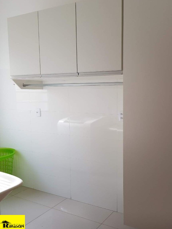 Casa de Condomínio com 3 quartos à venda, 220m² — foto 15 de 19