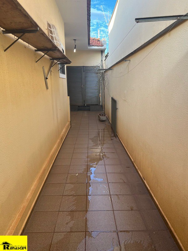 Casa com 3 quartos à venda, 180m² — foto 18 de 39