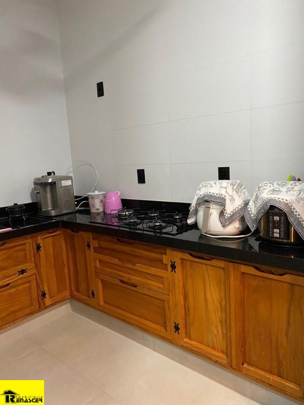 Casa com 3 quartos à venda, 200m² — foto 11 de 24