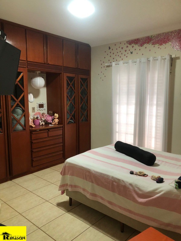 Casa com 3 quartos à venda, 450m² — foto 12 de 14