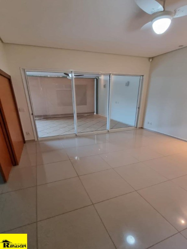 Casa com 3 quartos à venda, 550m² — foto 3 de 28