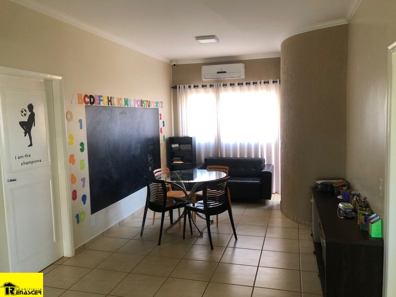 Casa com 3 quartos à venda, 450m² — foto 7 de 14