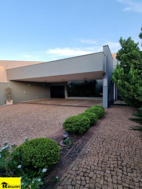Casa com 3 quartos à venda, 550m² — foto 1 de 28