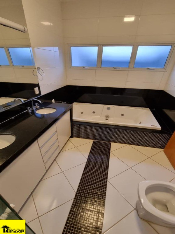 Casa com 3 quartos à venda, 550m² — foto 23 de 28