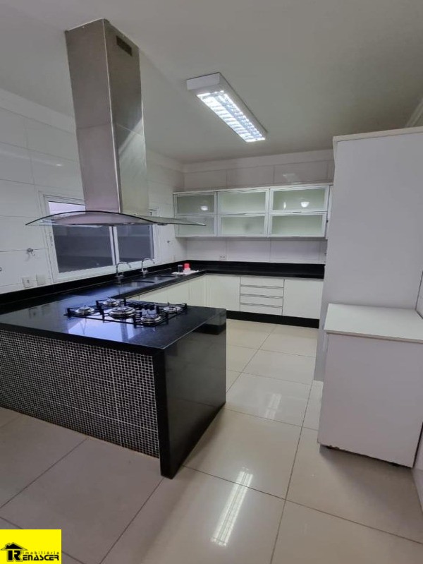 Casa com 3 quartos à venda, 550m² — foto 6 de 28