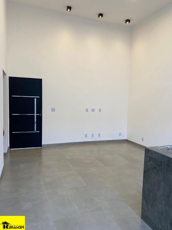 Casa com 2 quartos à venda — foto 2 de 21