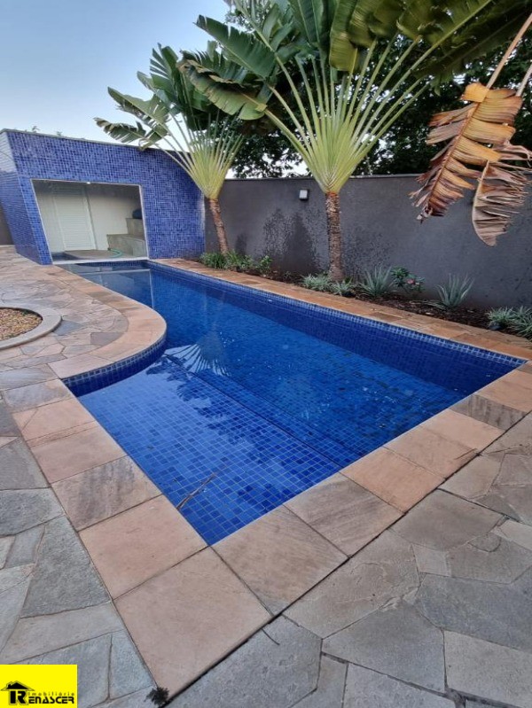 Casa com 3 quartos à venda, 550m² — foto 14 de 28