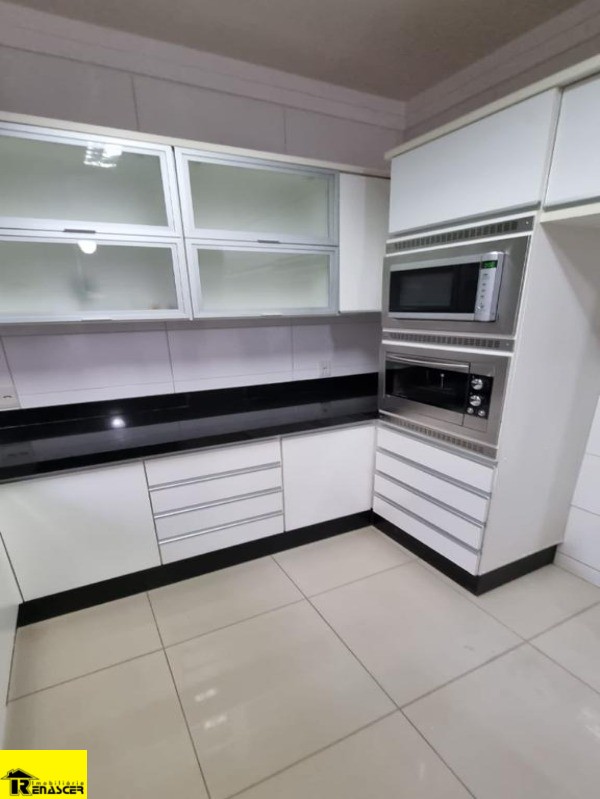 Casa com 3 quartos à venda, 550m² — foto 5 de 28