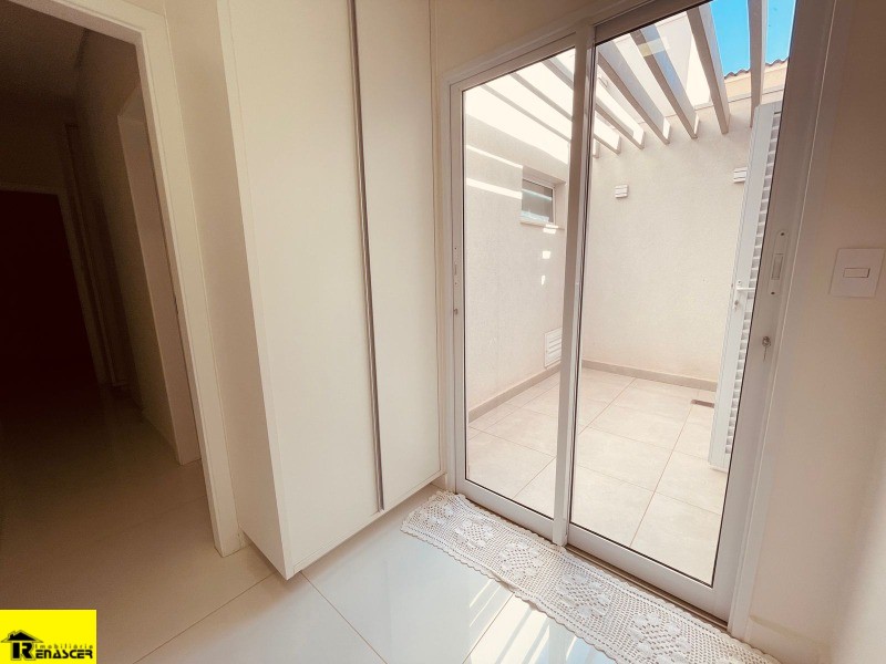 Casa de Condomínio com 3 quartos à venda, 165m² — foto 13 de 23