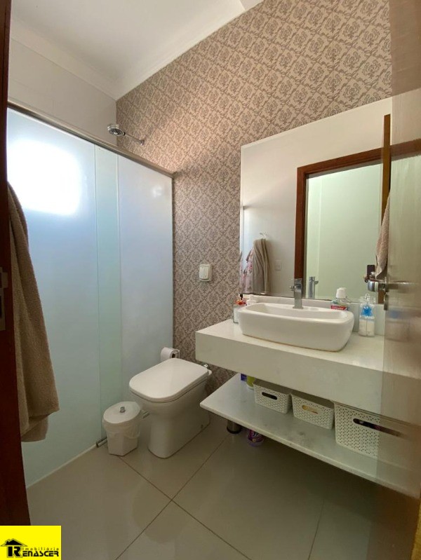 Casa com 4 quartos à venda, 240m² — foto 6 de 17