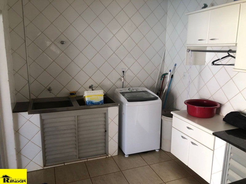 Casa com 3 quartos à venda, 450m² — foto 4 de 14