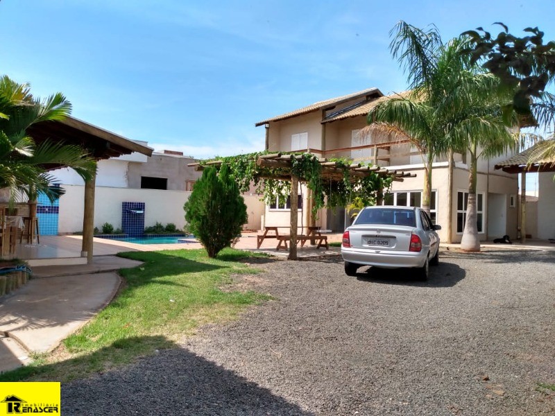 Casa com 4 quartos à venda, 180m² — foto 2 de 11