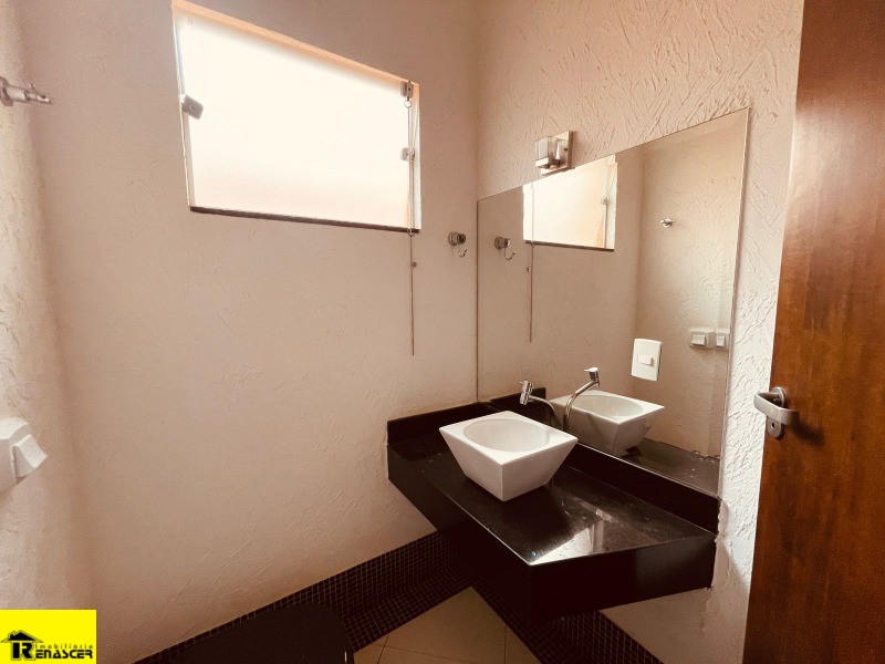 Casa de Condomínio com 3 quartos à venda e aluguel, 180m² — foto 3 de 23