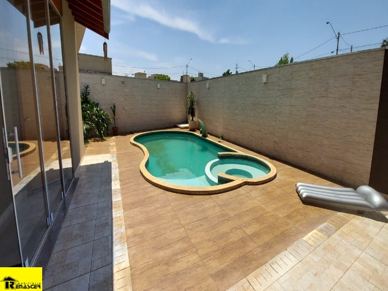 Casa de Condomínio com 3 quartos à venda, 390m² — foto 3 de 11