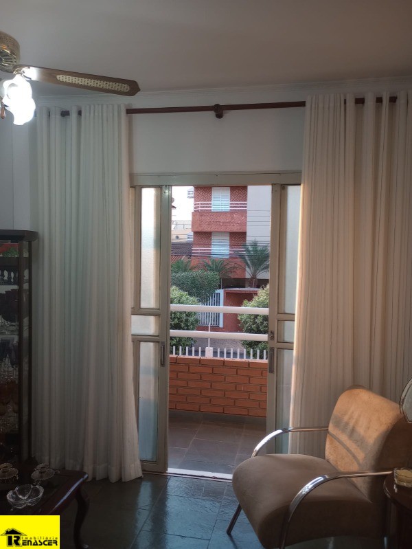 Apartamento com 2 quartos à venda, 65m² — foto 2 de 17