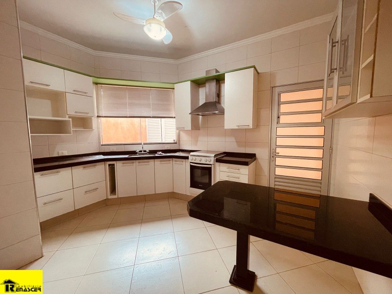 Casa de Condomínio com 3 quartos à venda e aluguel, 180m² — foto 5 de 23