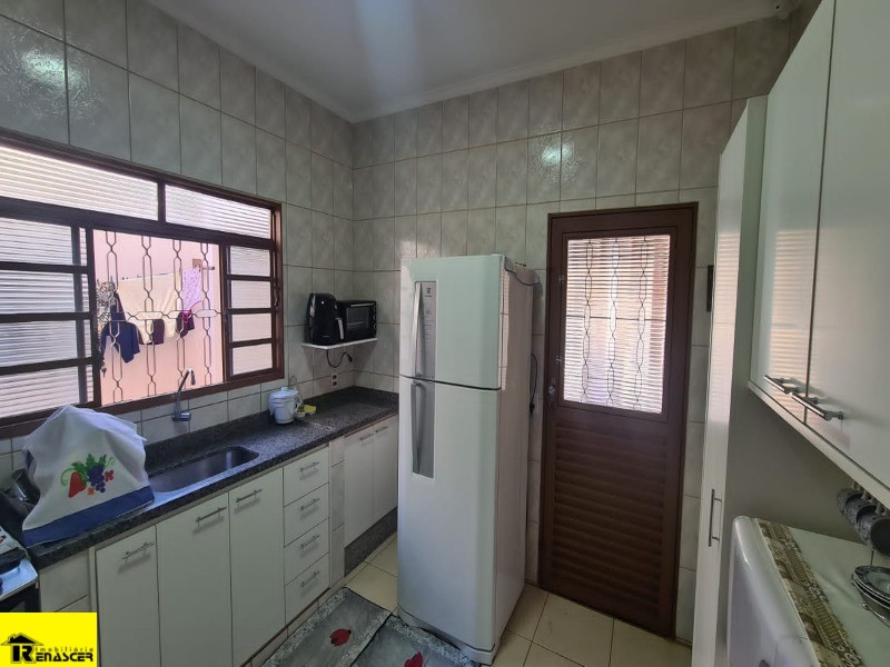 Casa com 3 quartos à venda, 131m² — foto 13 de 16