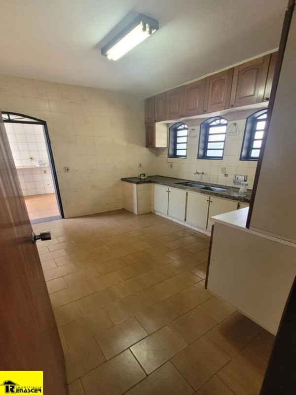 Casa com 4 quartos à venda e aluguel, 380m² — foto 7 de 14