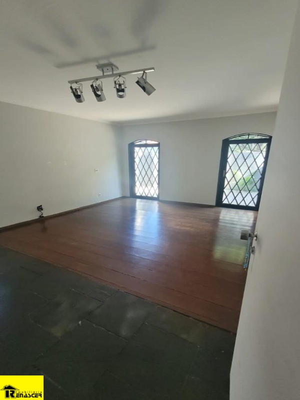 Casa com 4 quartos à venda e aluguel, 380m² — foto 3 de 14