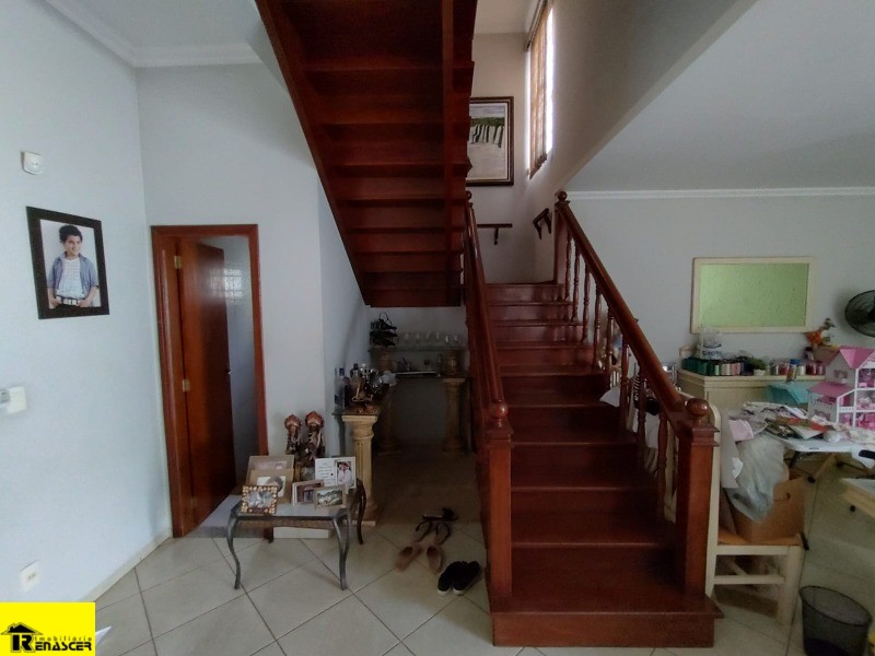 Casa com 4 quartos à venda, 400m² — foto 25 de 31