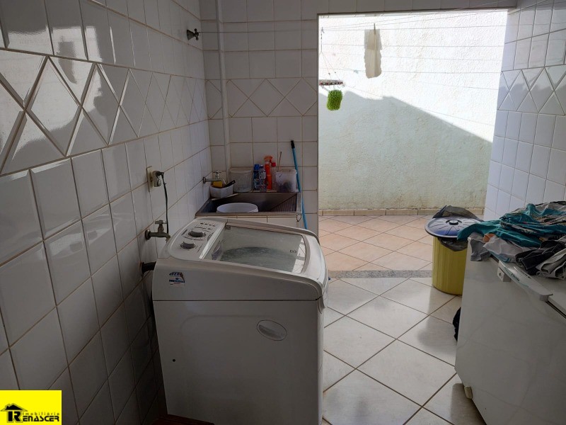 Casa com 4 quartos à venda, 400m² — foto 4 de 31
