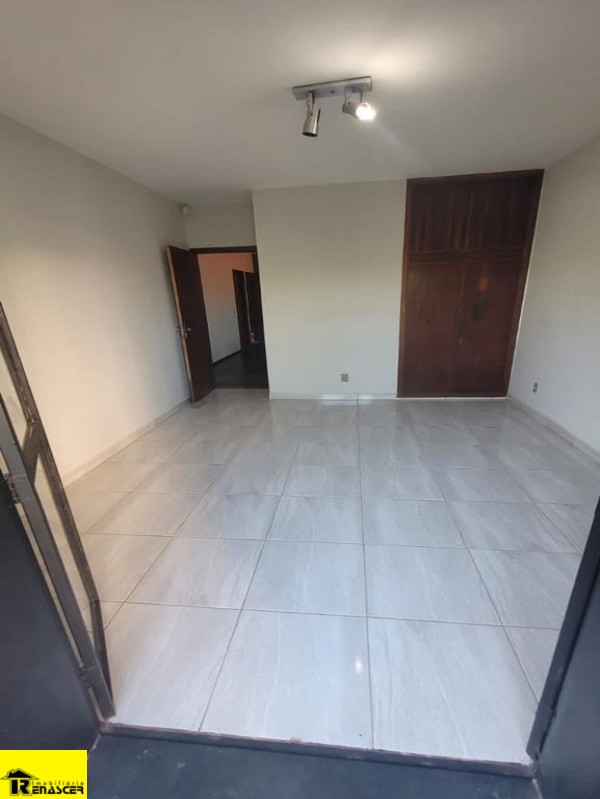 Casa com 4 quartos à venda e aluguel, 380m² — foto 10 de 14