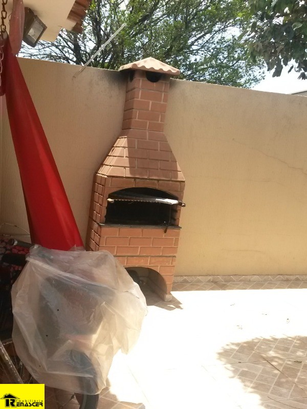Casa com 3 quartos à venda, 245m² — foto 21 de 23