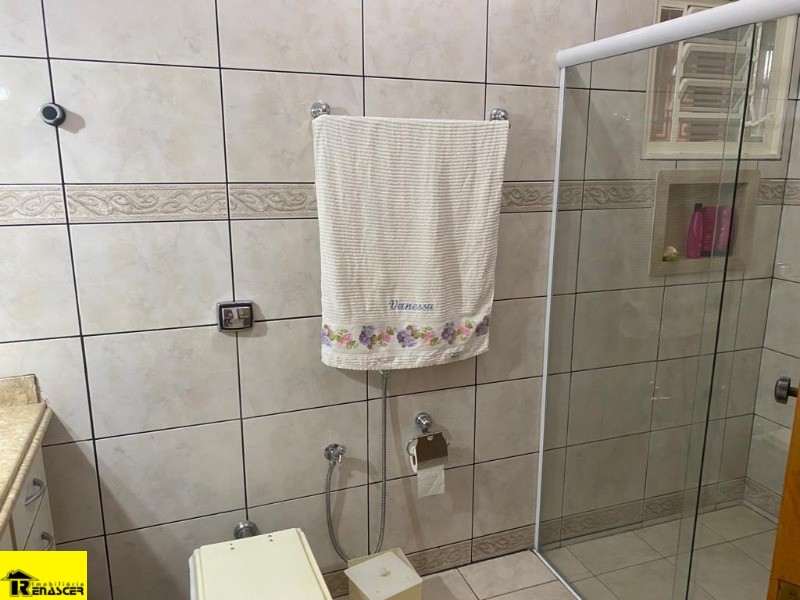 Casa com 4 quartos à venda — foto 10 de 57