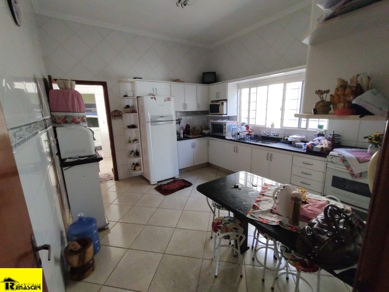 Casa com 4 quartos à venda, 400m² — foto 22 de 31