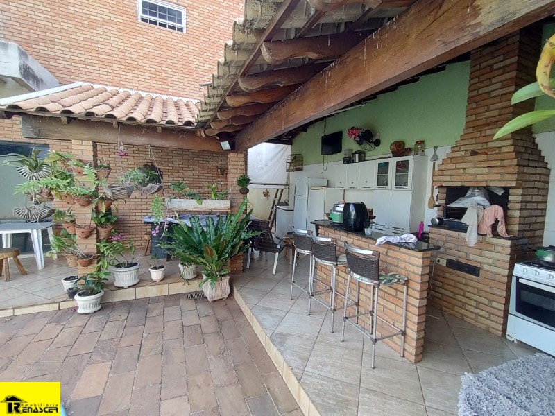 Casa com 4 quartos à venda, 400m² — foto 29 de 31