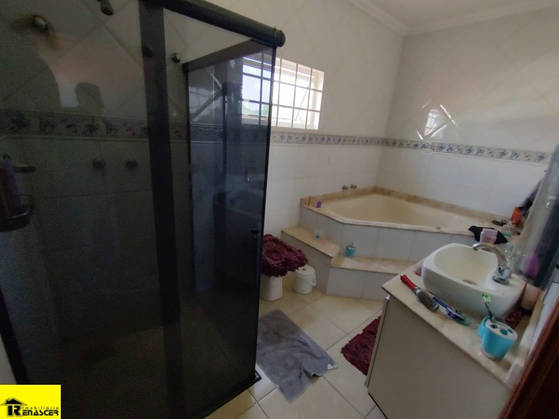 Casa com 4 quartos à venda, 400m² — foto 18 de 31