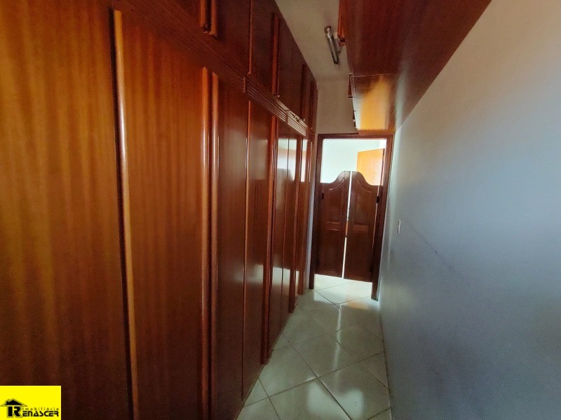 Casa com 4 quartos à venda, 400m² — foto 19 de 31