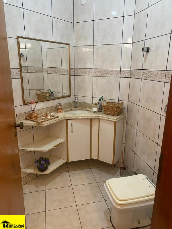 Casa com 4 quartos à venda — foto 3 de 57