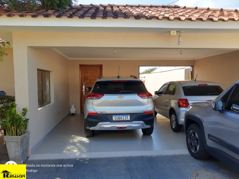 Casa com 3 quartos à venda, 245m² — foto 3 de 23