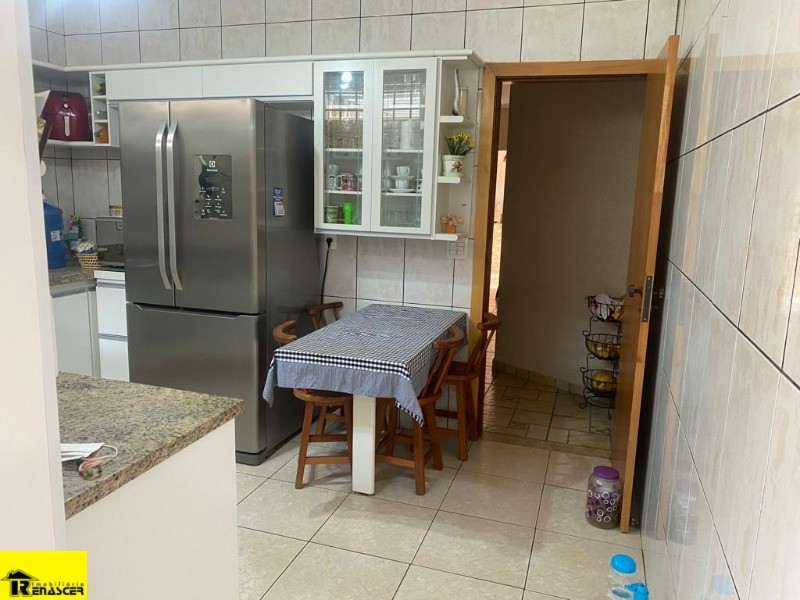 Casa com 4 quartos à venda — foto 6 de 57