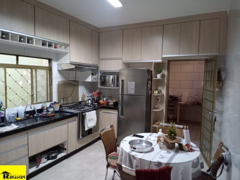 Casa com 3 quartos à venda — foto 1 de 26