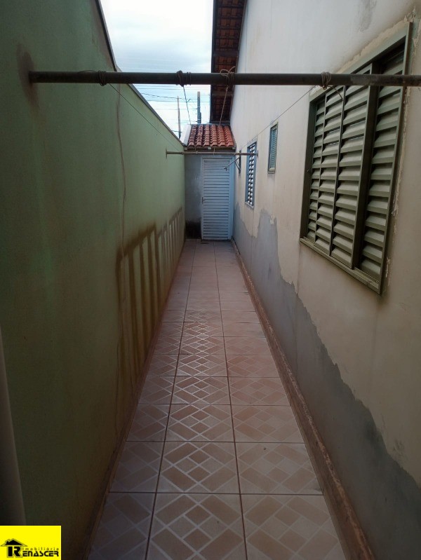 Casa com 3 quartos à venda — foto 3 de 26