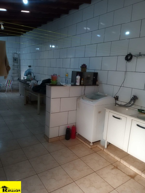 Casa com 3 quartos à venda — foto 2 de 26