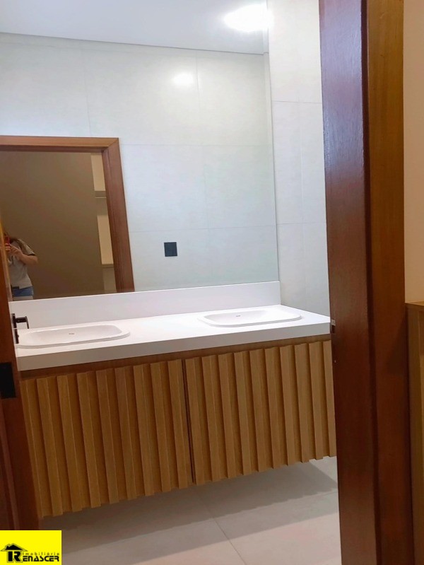 Casa de Condomínio com 3 quartos à venda, 253m² — foto 15 de 23