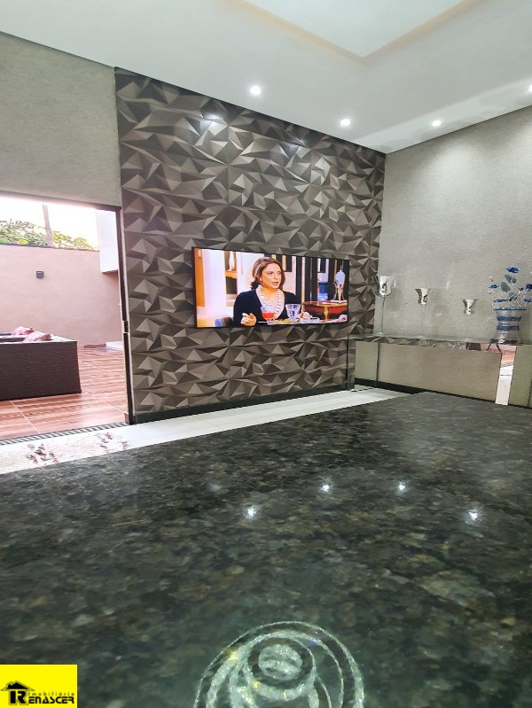 Casa com 3 quartos à venda, 200m² — foto 4 de 19