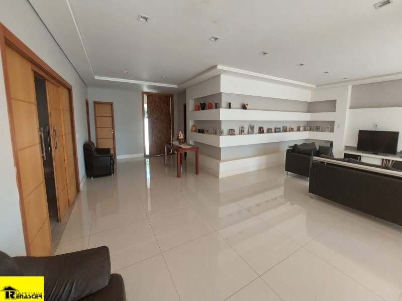 Casa com 5 quartos à venda, 1800m² — foto 1 de 26