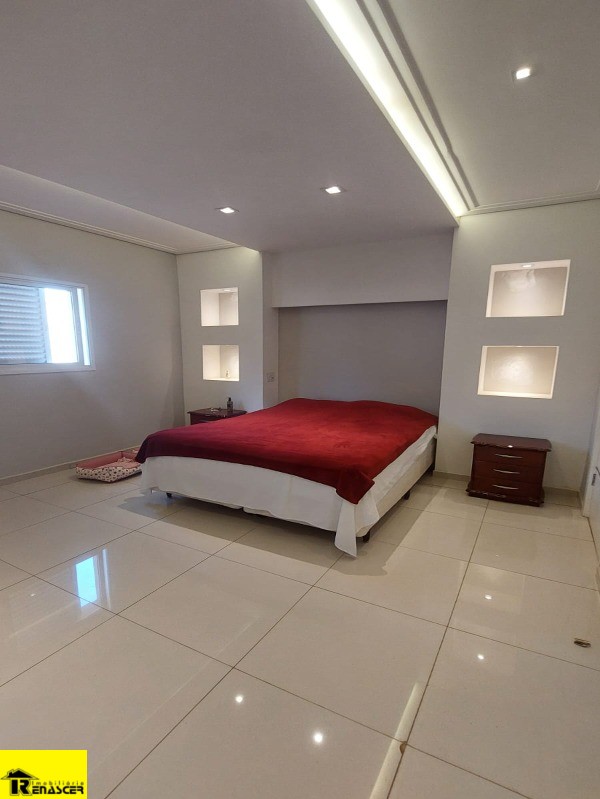 Casa com 5 quartos à venda, 1800m² — foto 14 de 26