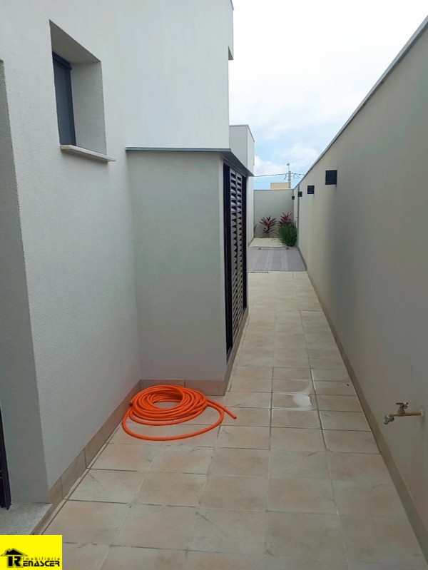Casa de Condomínio com 3 quartos à venda, 253m² — foto 9 de 23